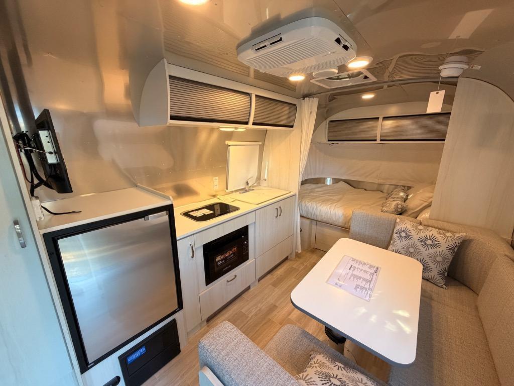 2027 Airstream Bambi 22FB RV