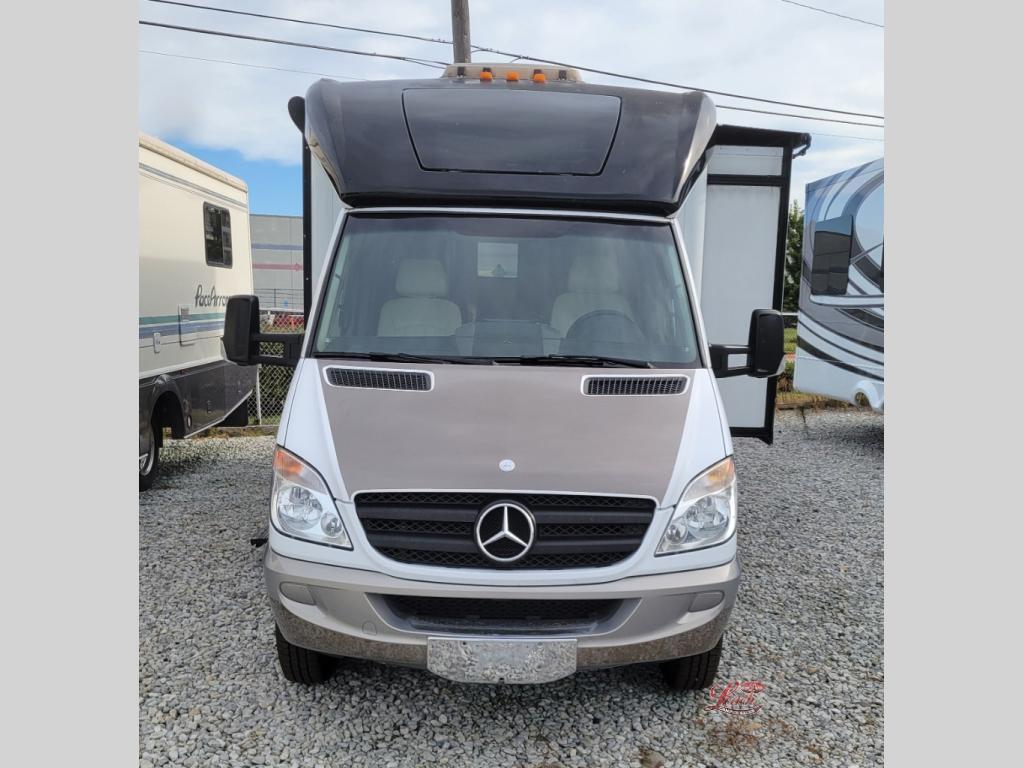 2013 Itasca Navion IQ 24V in council bluffs IA