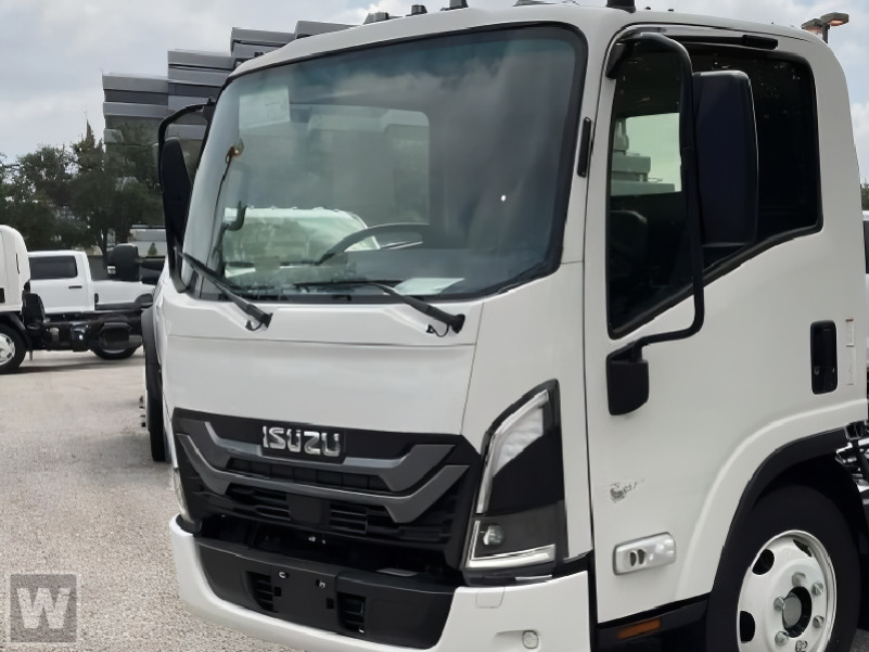 2025 ISUZU NRR in Riverside, NJ