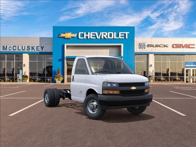 2025 CHEVROLET Express 3500 in Cincinnati, OH