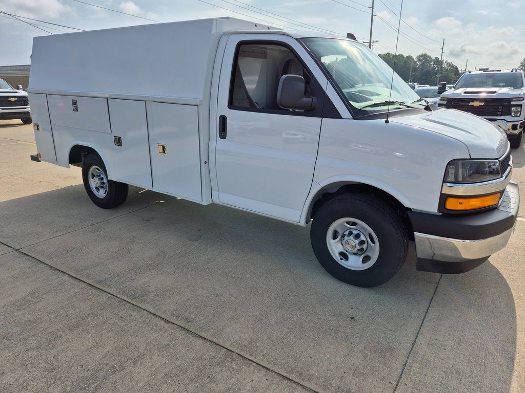 2025 CHEVROLET Express 3500 in Jasper, IN