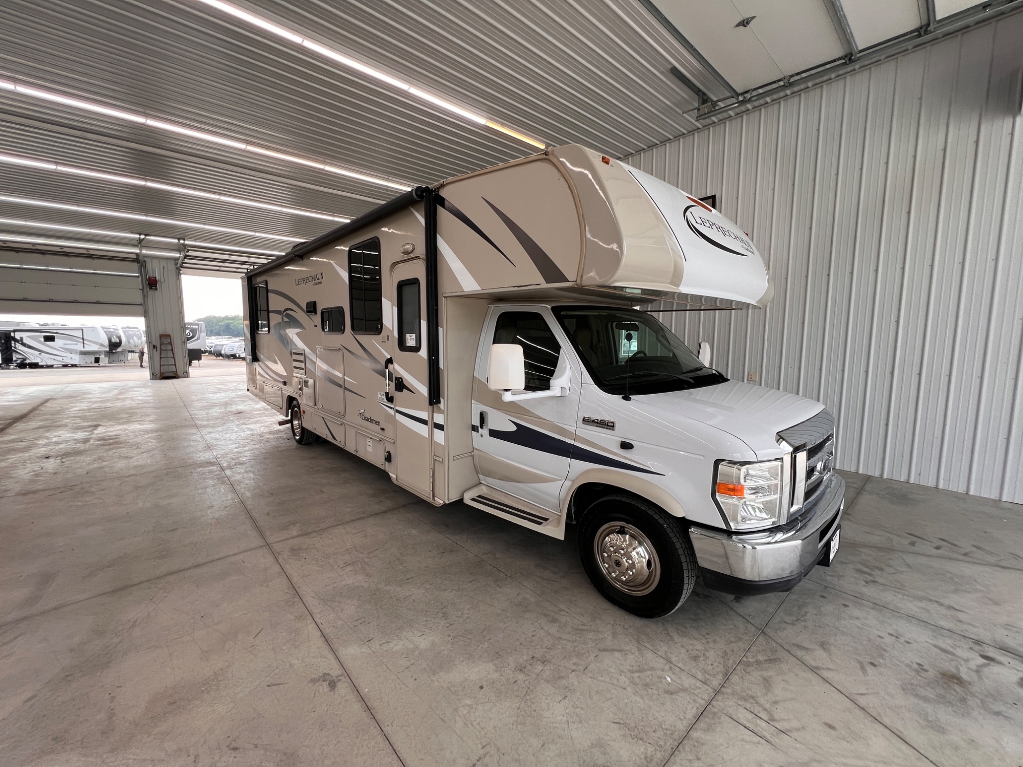 2016 Coachmen Leprechaun 319DS in wabash IN