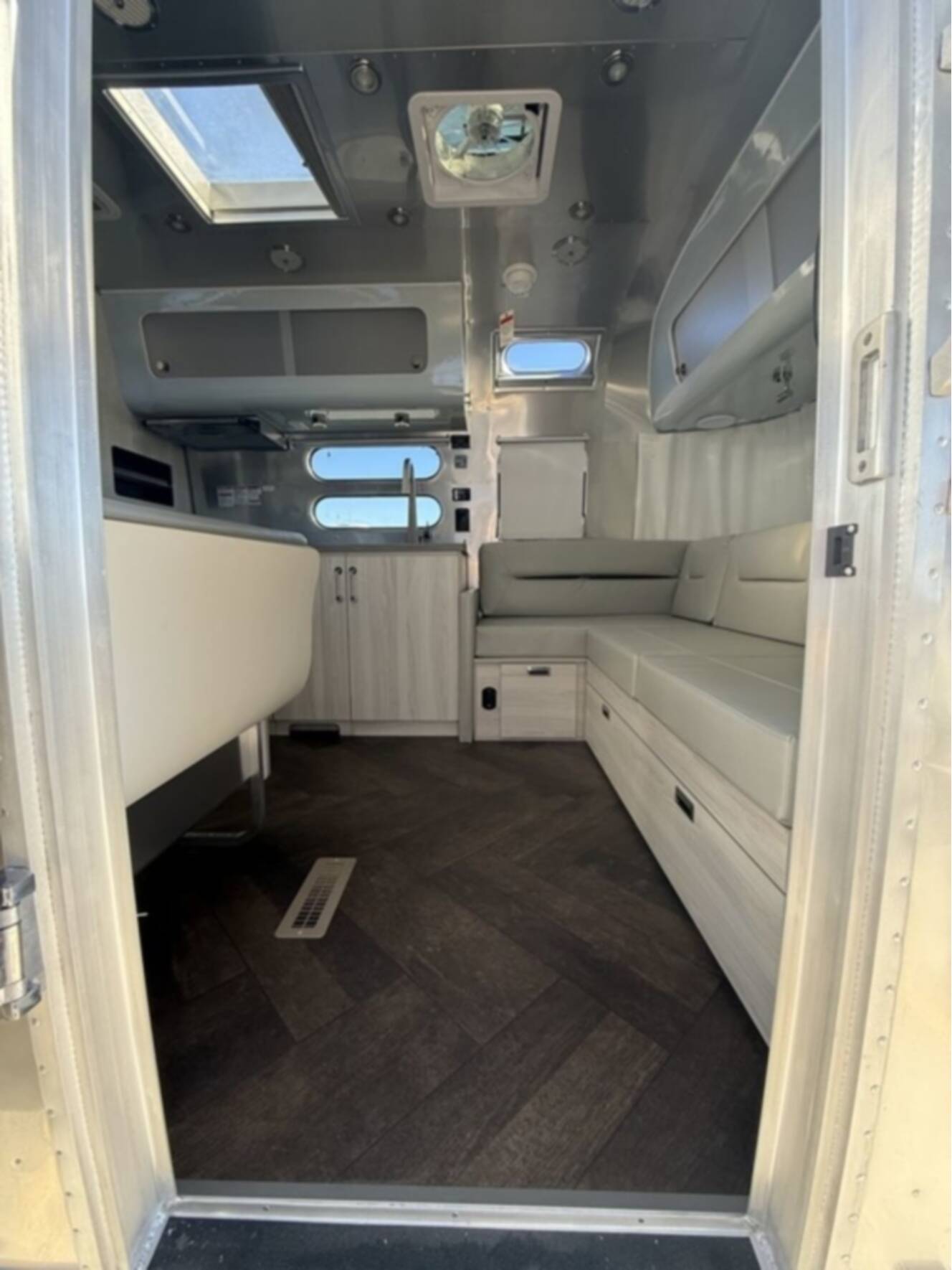 A photo of this 2026 Airstream International 28RB