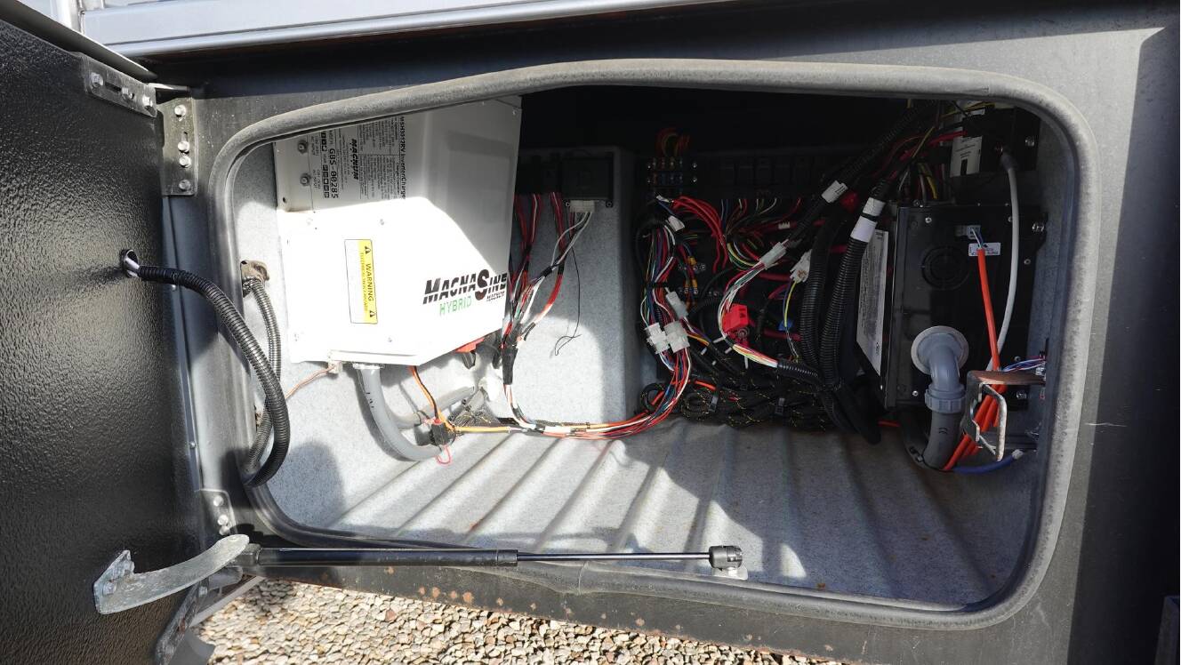 A photo of this 2024 Dynamax DX3 34KD