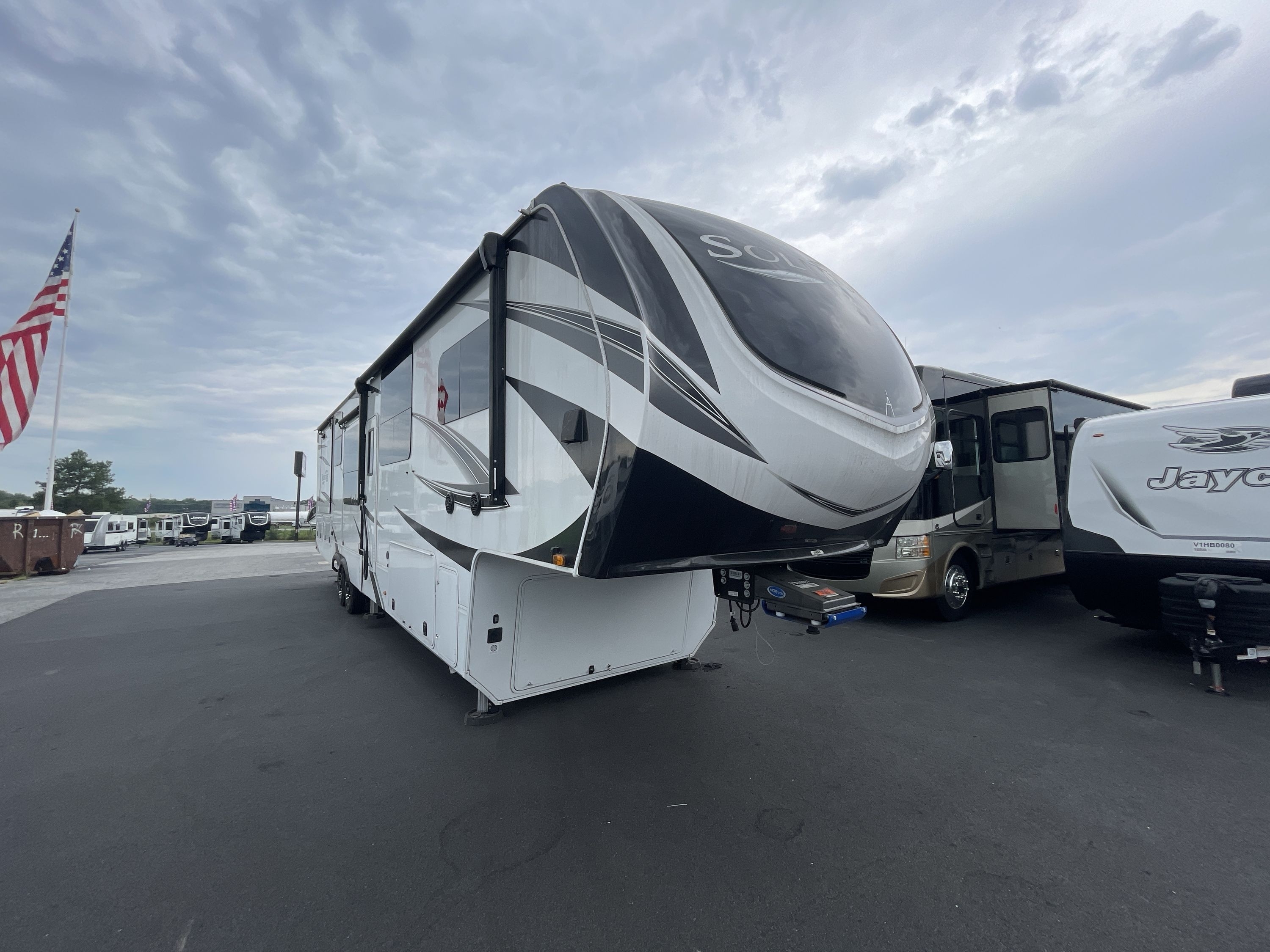2024 Grand Design SOLITUDE 390RK in spartanburg SC