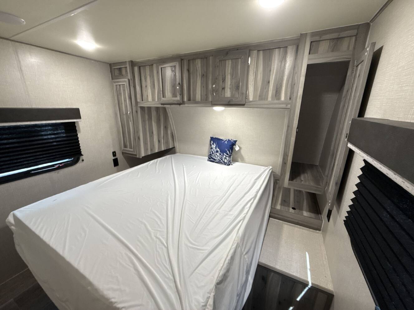 A photo of this 2022 Chinook DREAM 260BH