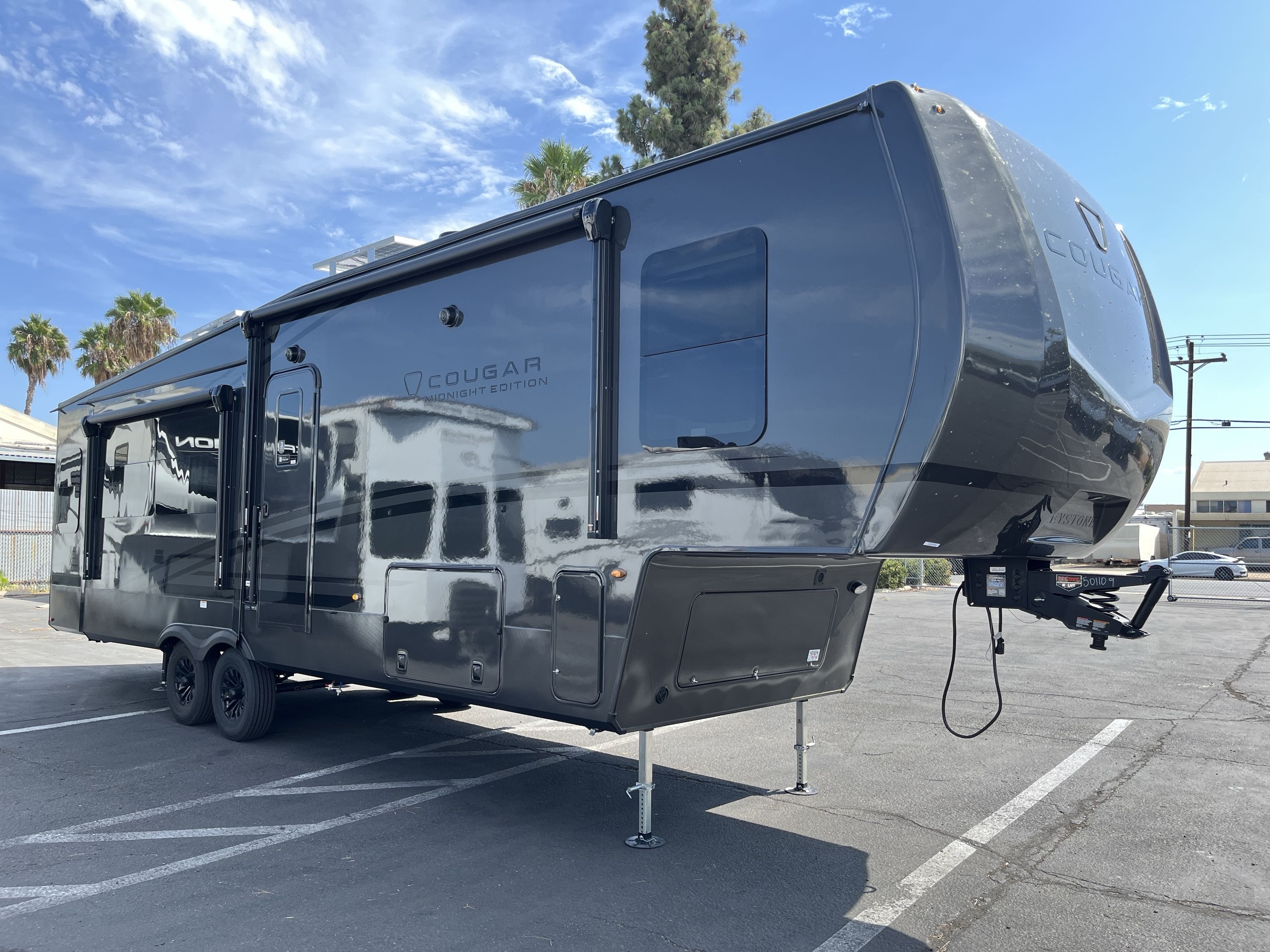 2027 Keystone COUGAR MIDNIGHT EDITION 316RLS in san diego CA