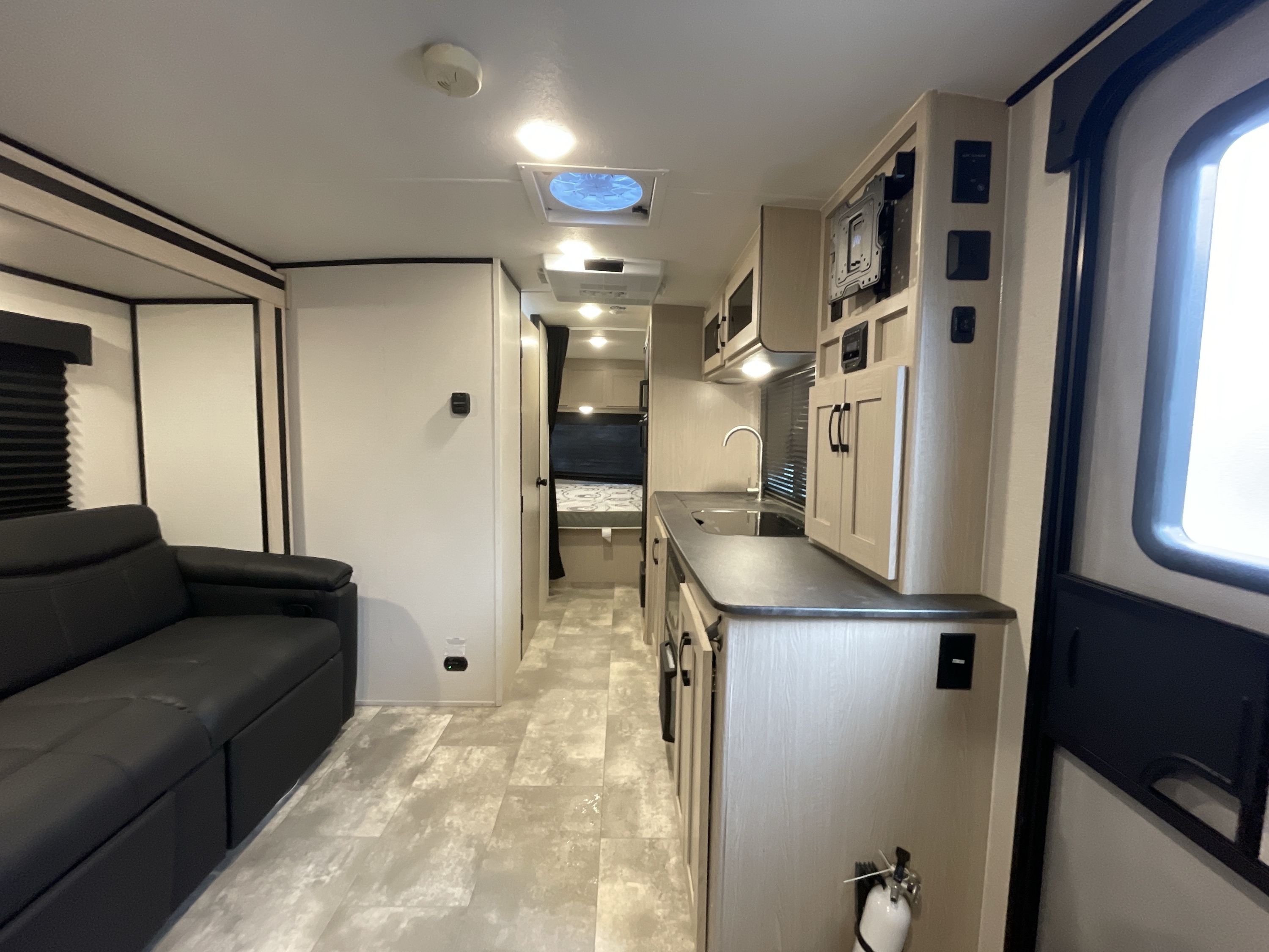 2022 Coachmen APEX NANO 213RDS in katy TX