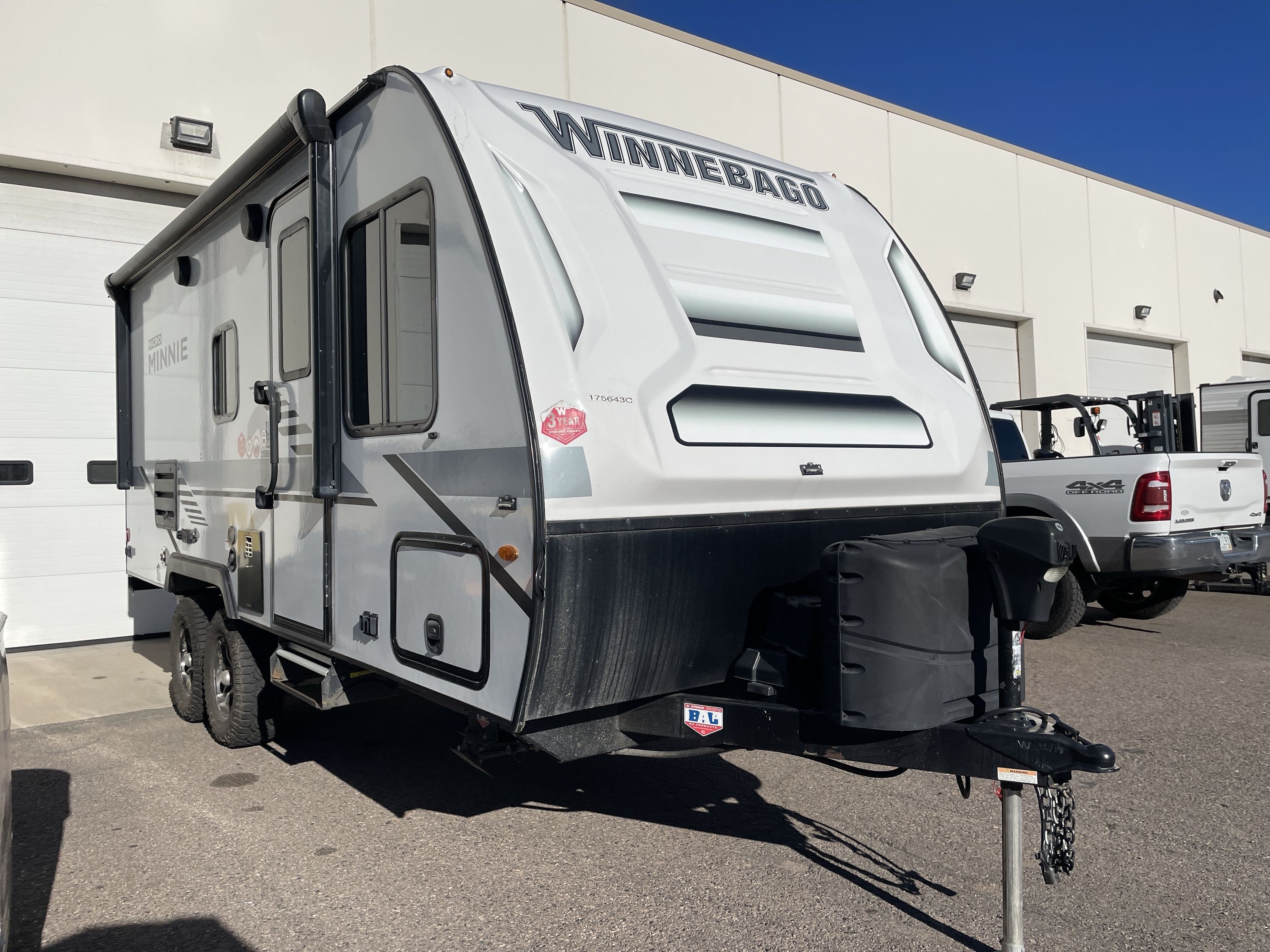 2022 Winnebago MICRO MINNIE 2100BH in golden CO