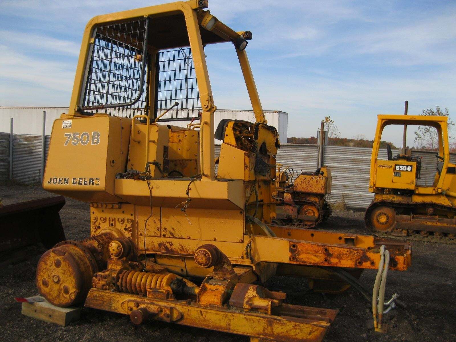 1987 DEERE 750B in Ottawa Lake, MI