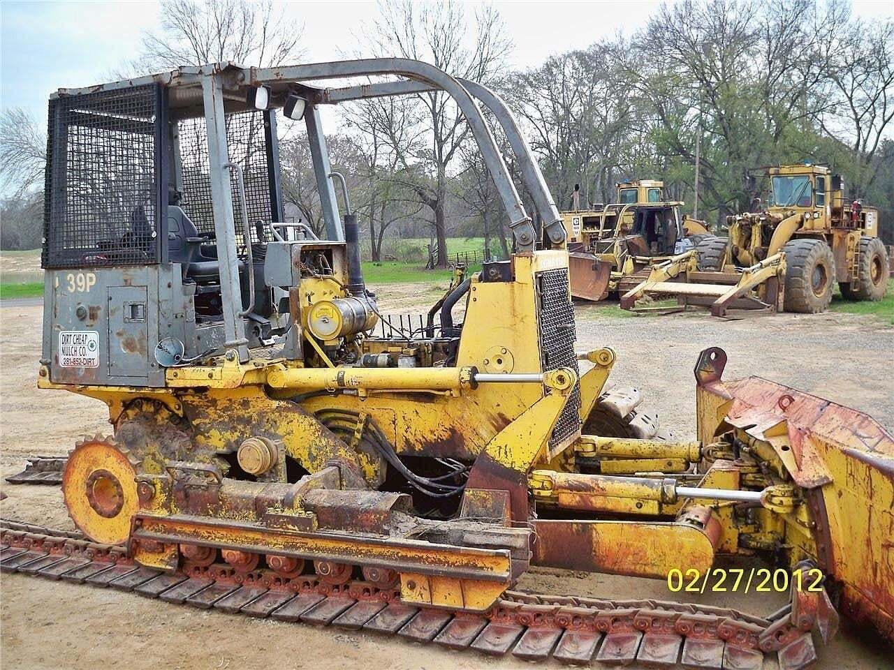 KOMATSU D39P-1 in Hughes Springs, TX