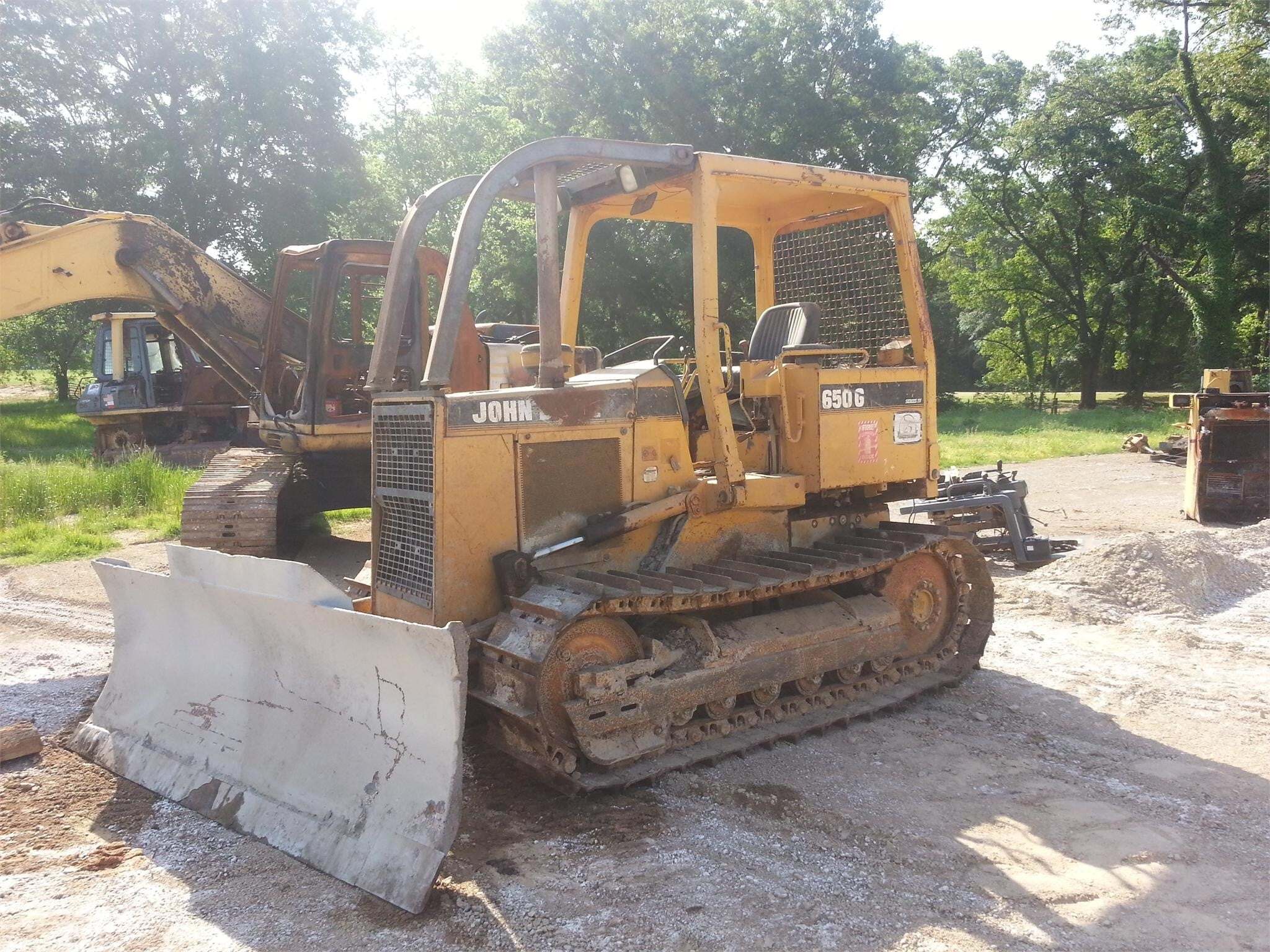 DEERE 650G IV in Hughes Springs, TX