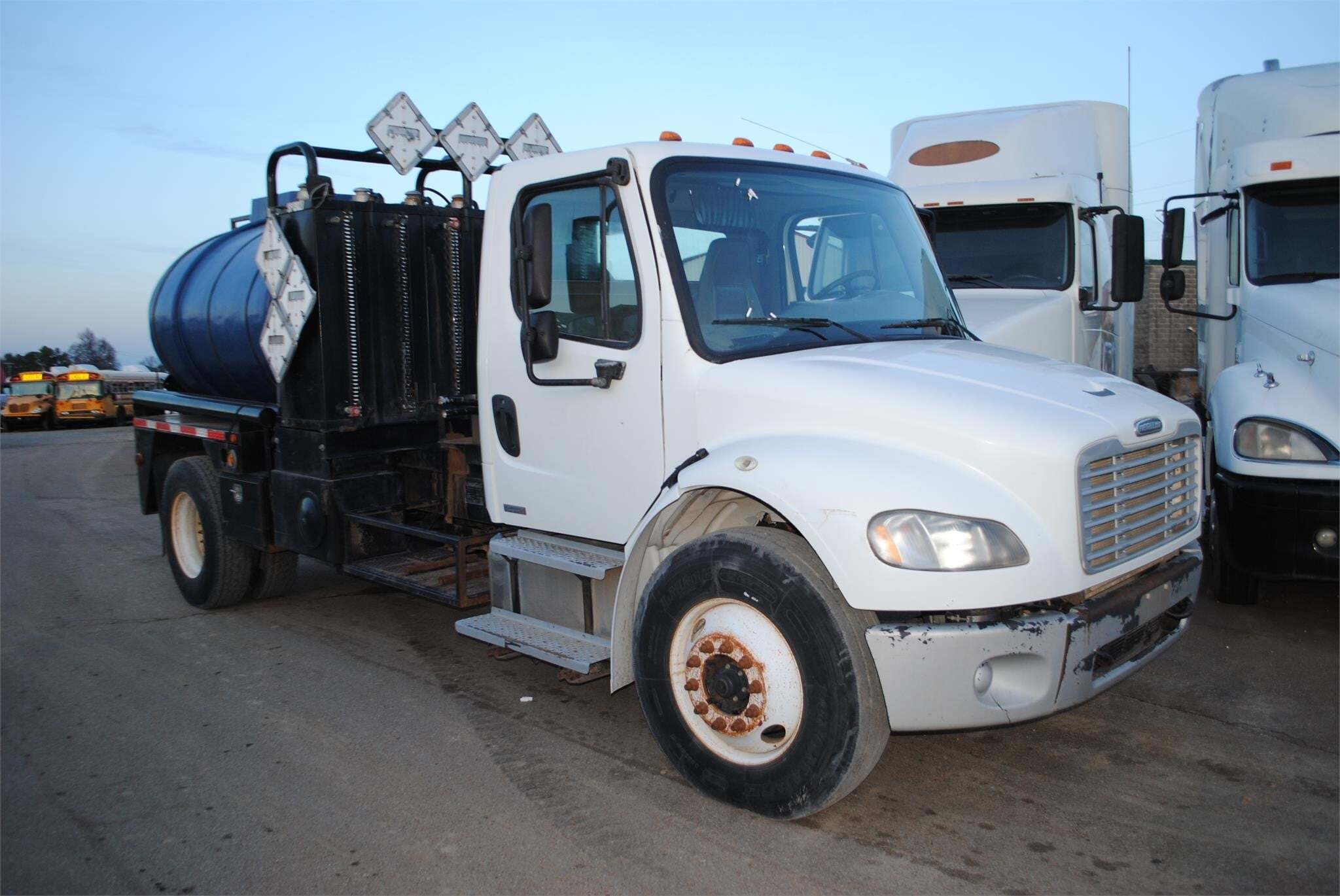 2008 FREIGHTLINER BUSINESS CLASS M2 106 in Covington, TN