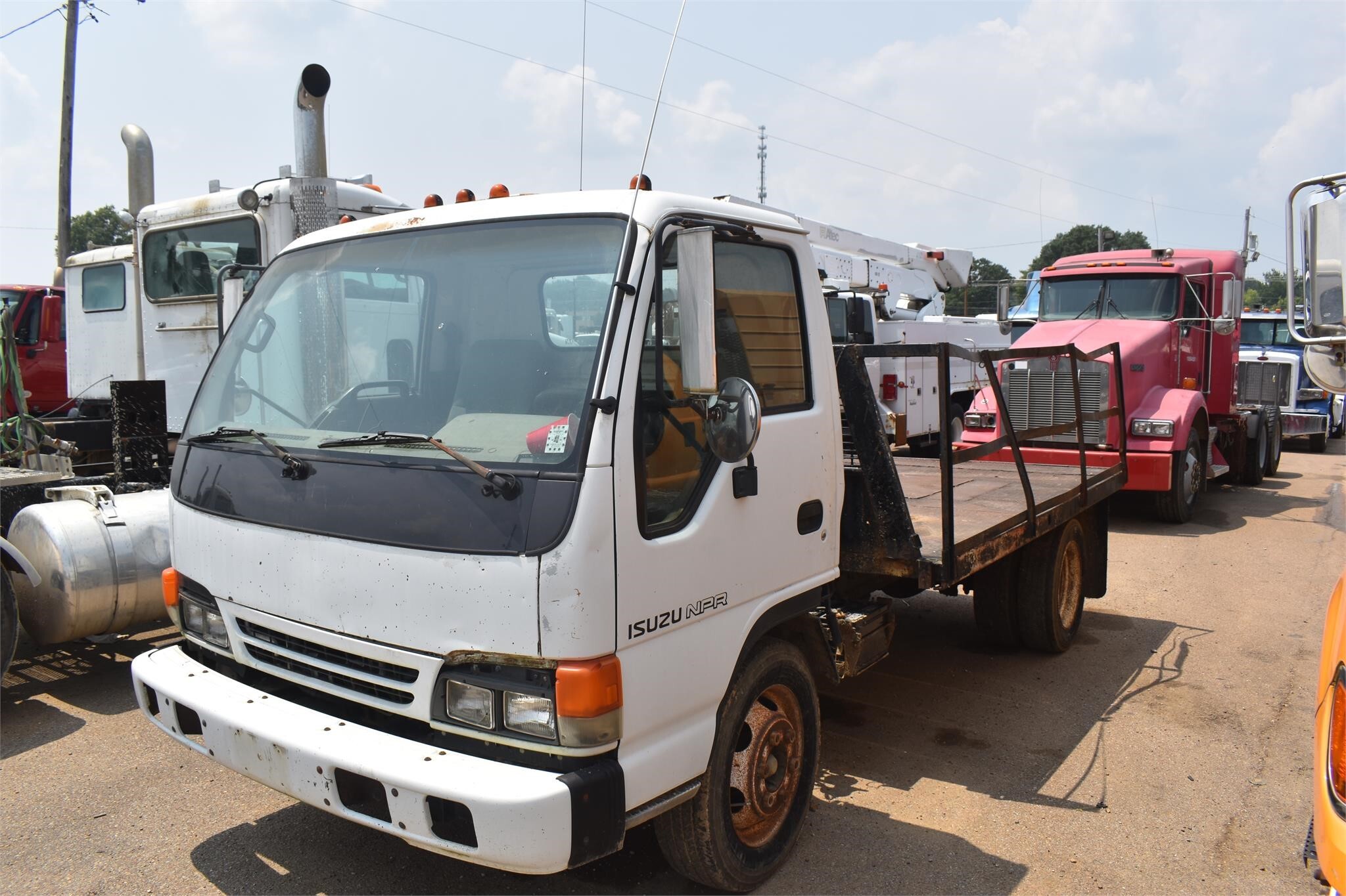 2002 ISUZU NPR in Covington, TN