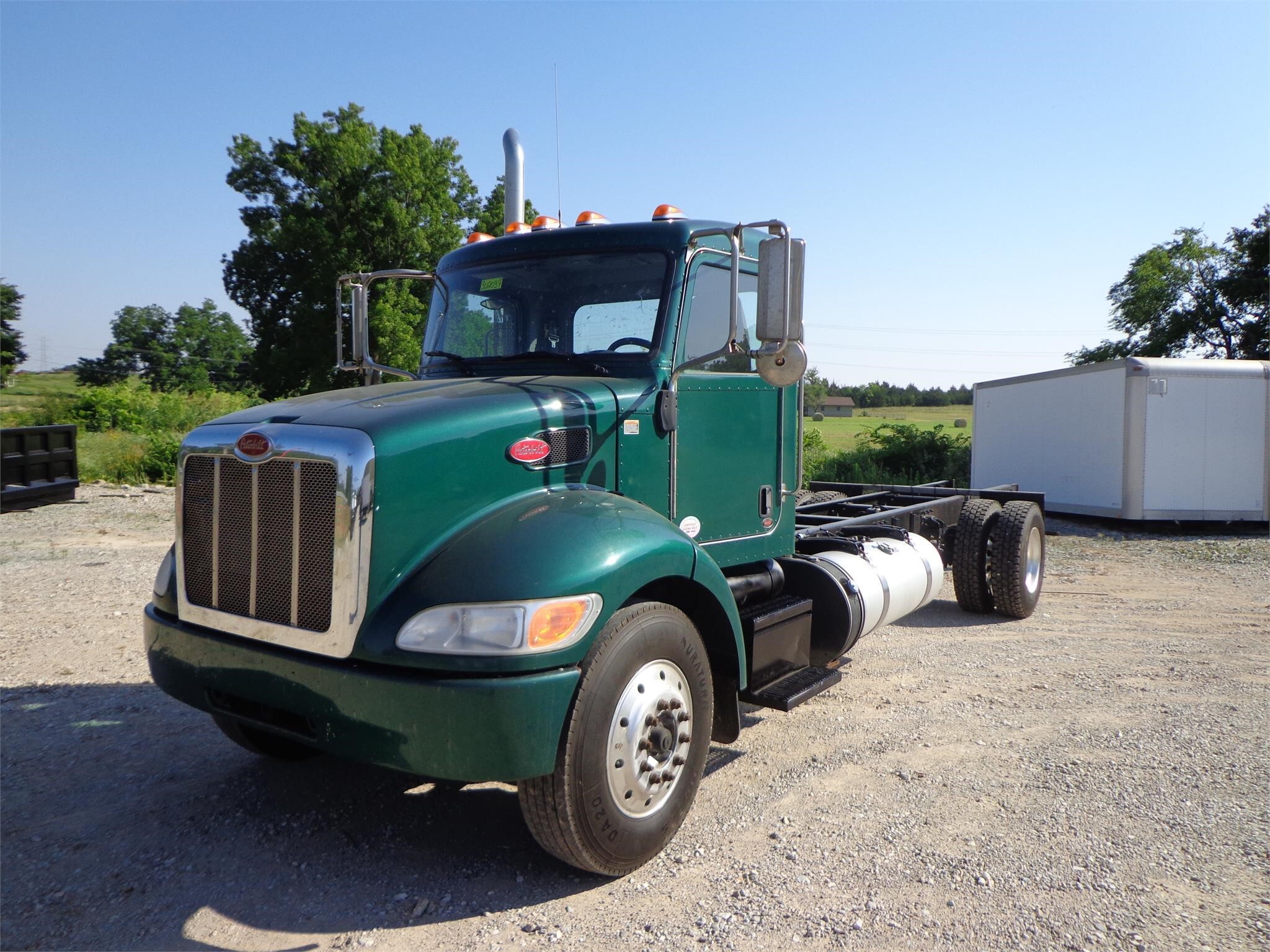 2016 PETERBILT 337 in Shawnee, OK