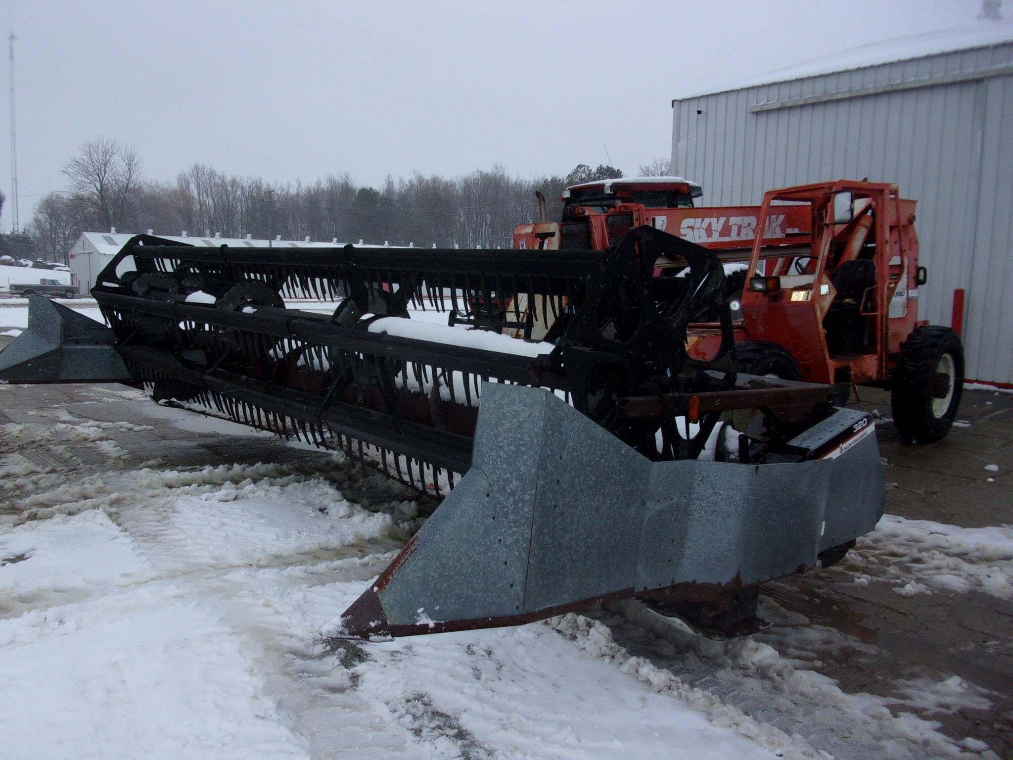GLEANER 320 in Marlette, MI
