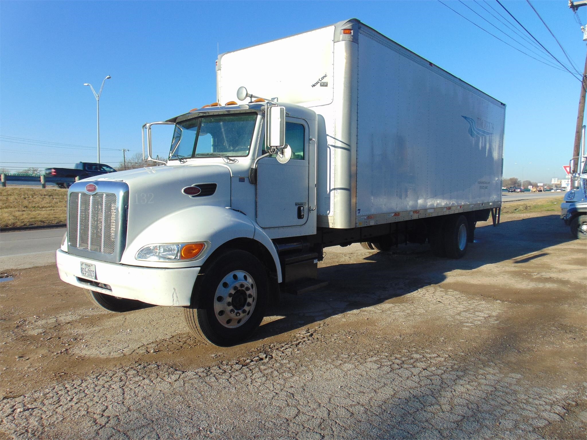 2007 PETERBILT 335 in Dallas, TX