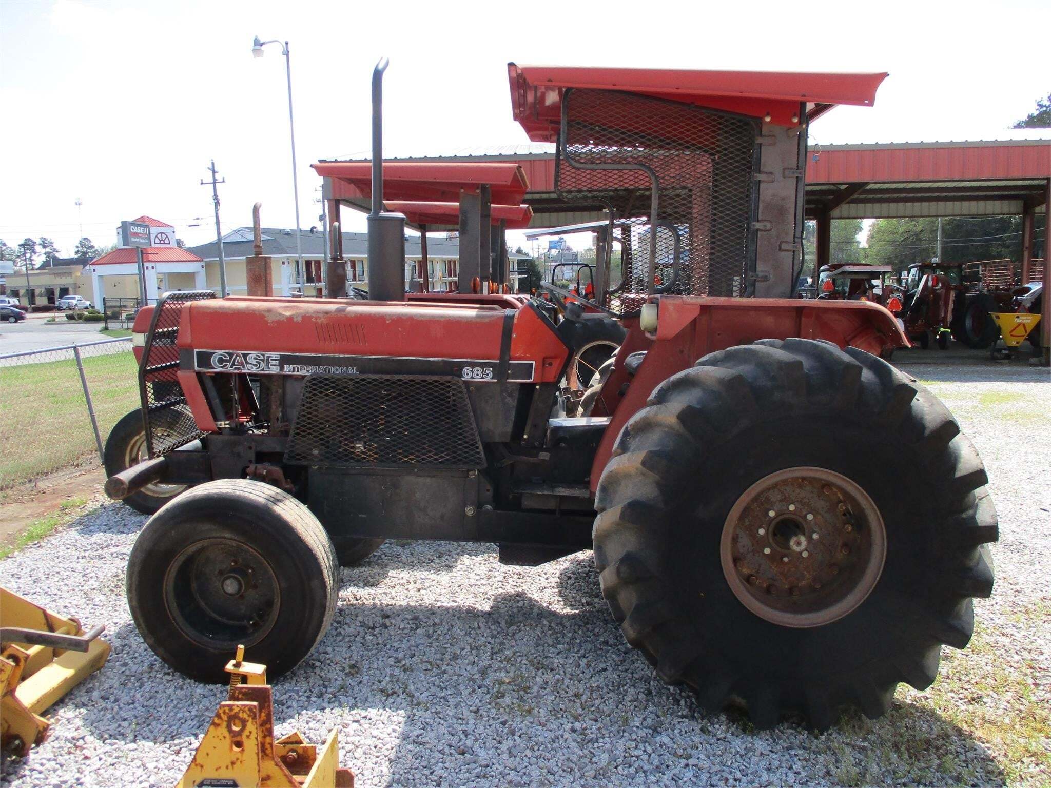 CASE IH 685 in Thomson, GA