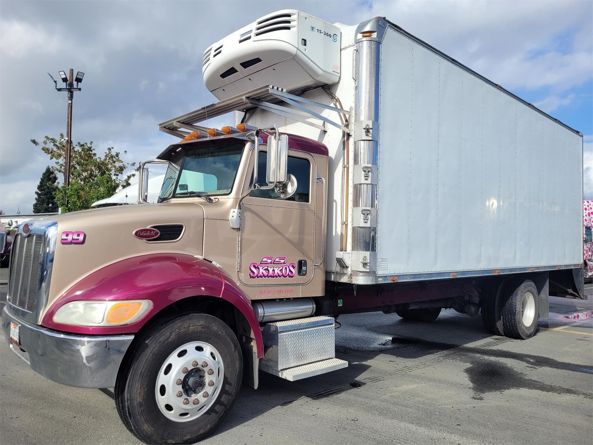 2007 PETERBILT 335 in Santa Rosa, CA