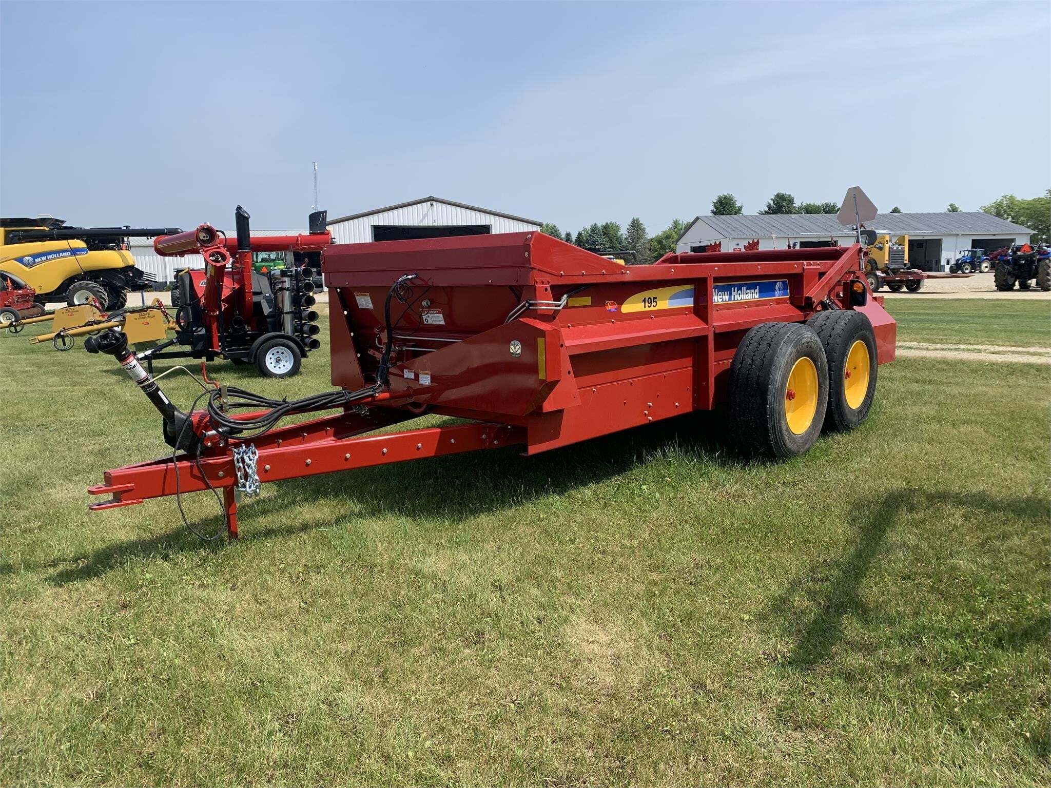 2026 NEW HOLLAND 195 in Charles City, IA