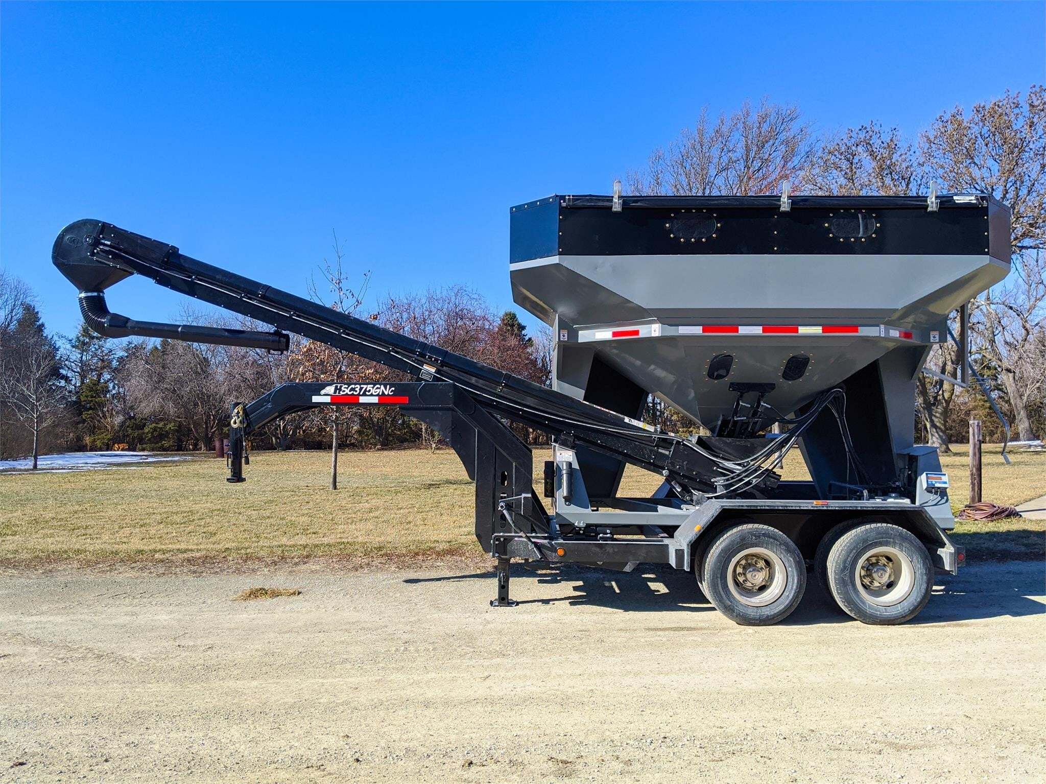 2026 TRAVIS HSC375XGN in Henderson, IA