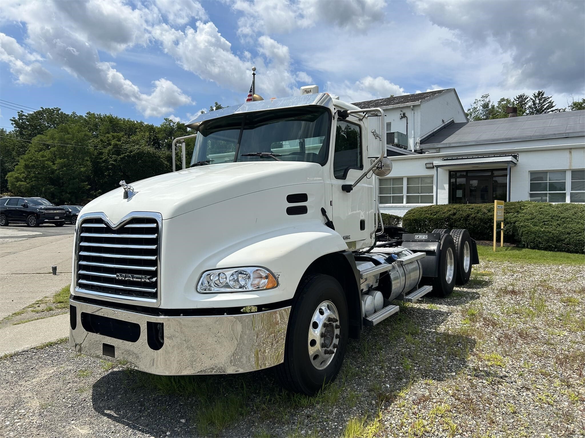 2016 MACK 600 in Monticello, NY