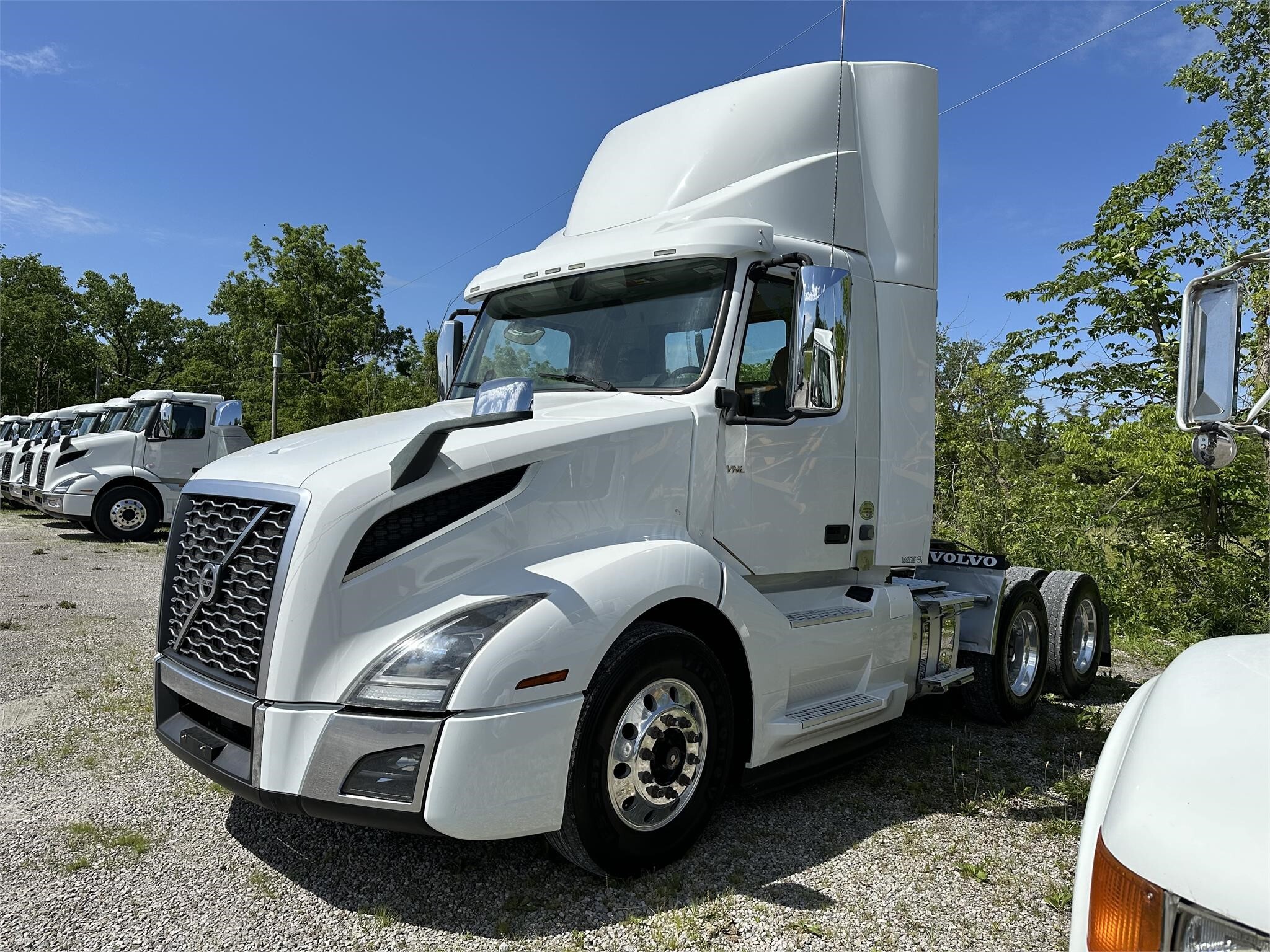 2019 VOLVO VNL64T300 in Defiance, OH