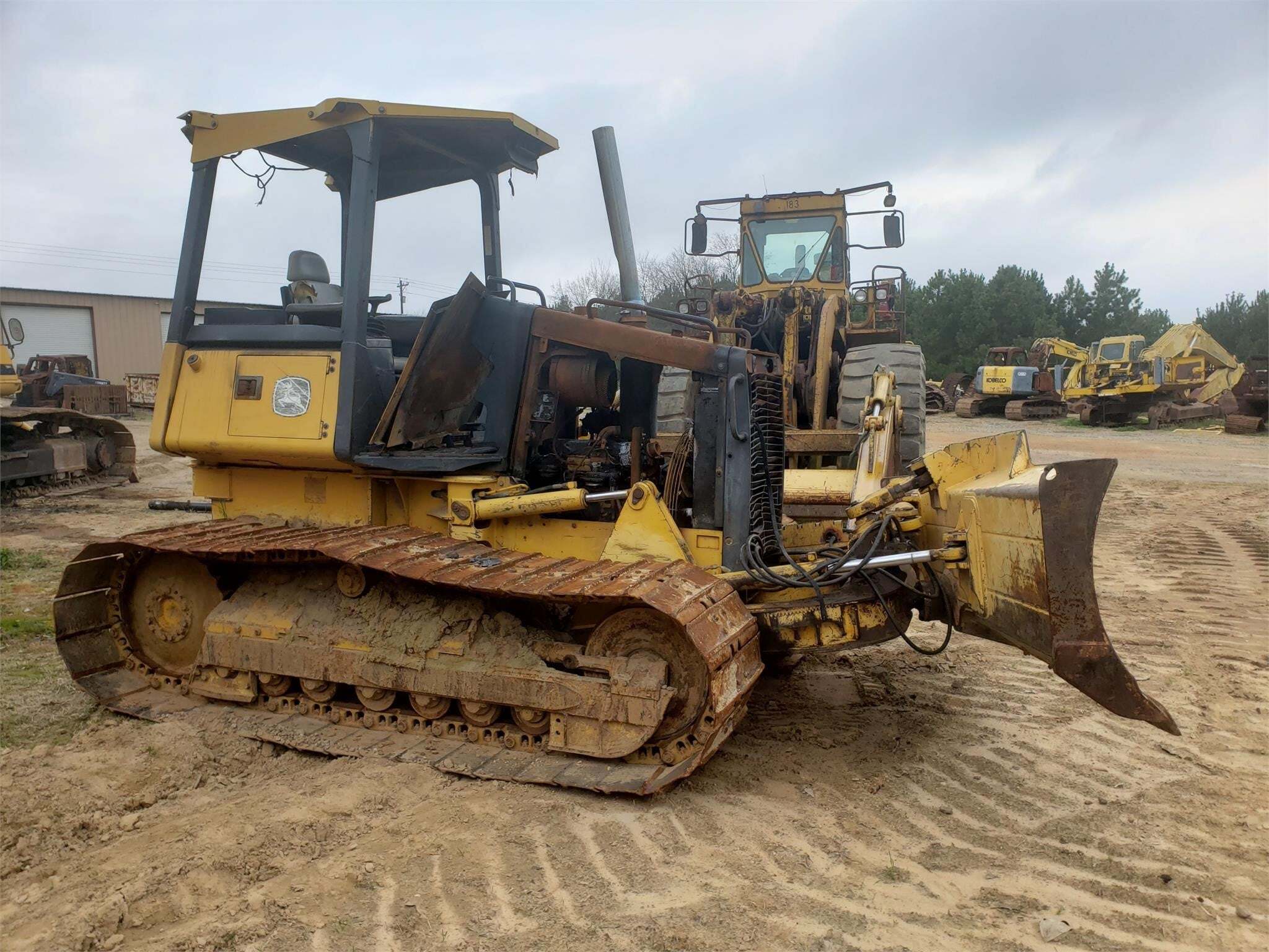 DEERE 650J LGP in Hughes Springs, TX