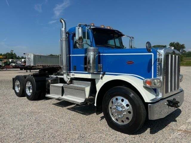 2018 PETERBILT 389 in Chatham, VA