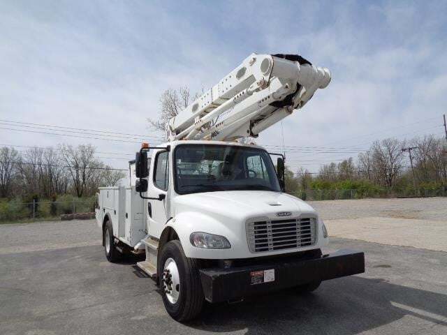 2018 FREIGHTLINER BUSINESS CLASS M2 106 in Fort Wayne, IN
