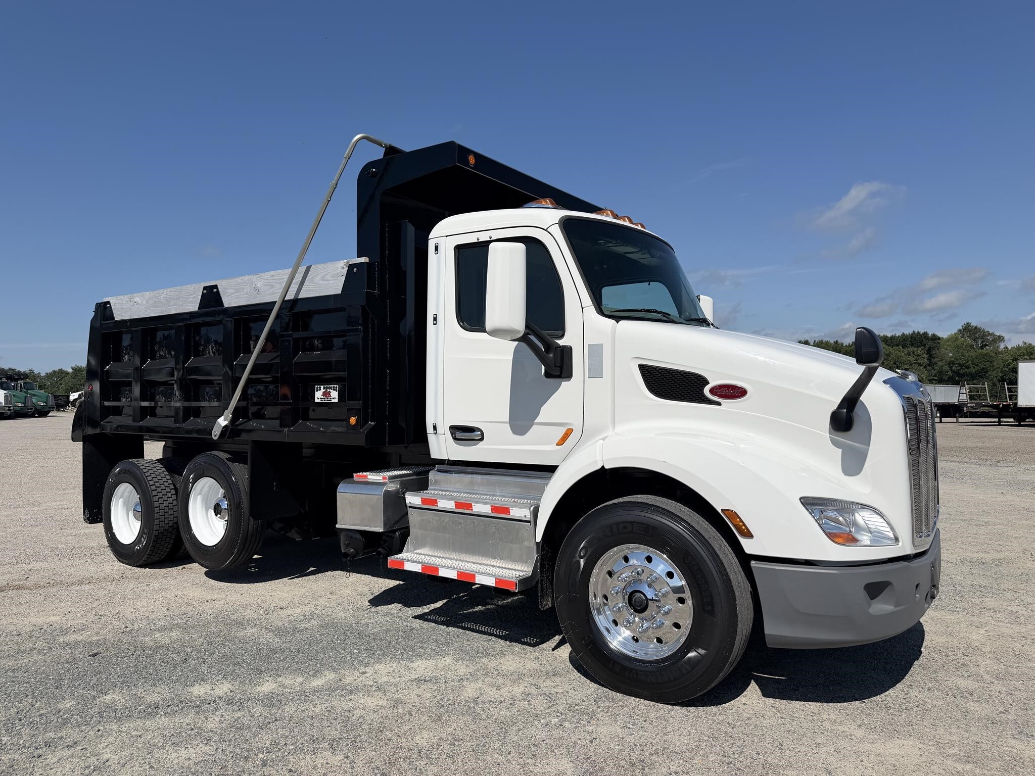 2022 PETERBILT 579 in Chatham, VA