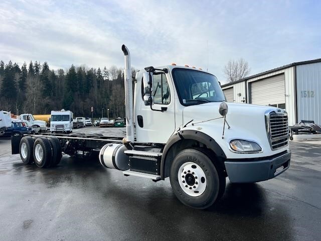 2015 FREIGHTLINER BUSINESS CLASS M2 112 in Pacific, WA