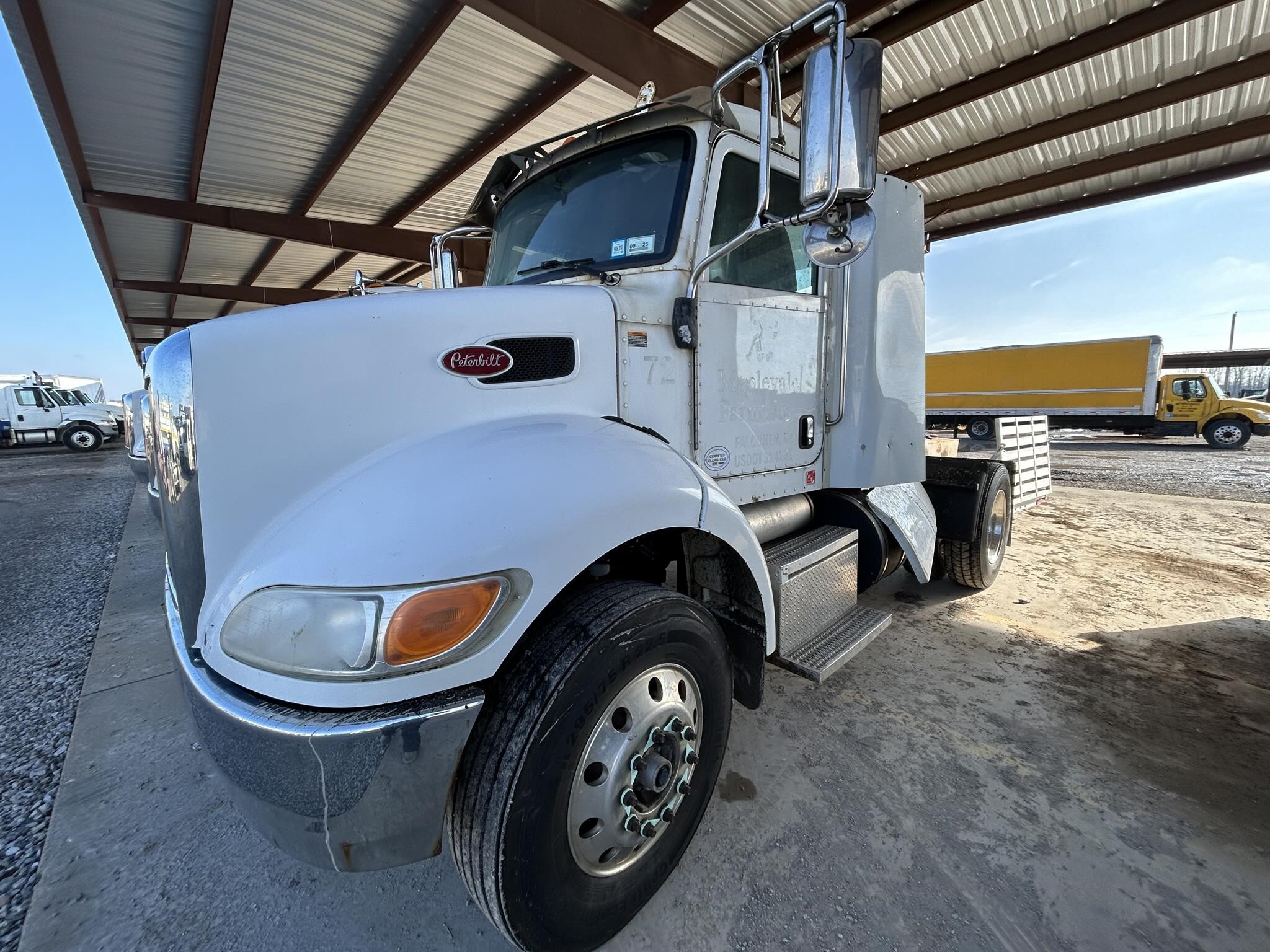 2016 PETERBILT 337 in Covington, TN