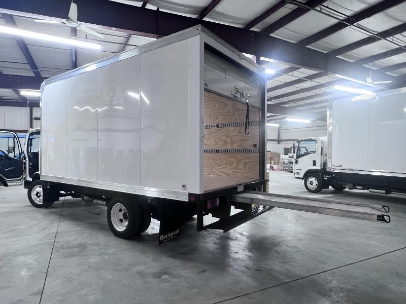 2025 ISUZU NPR HD