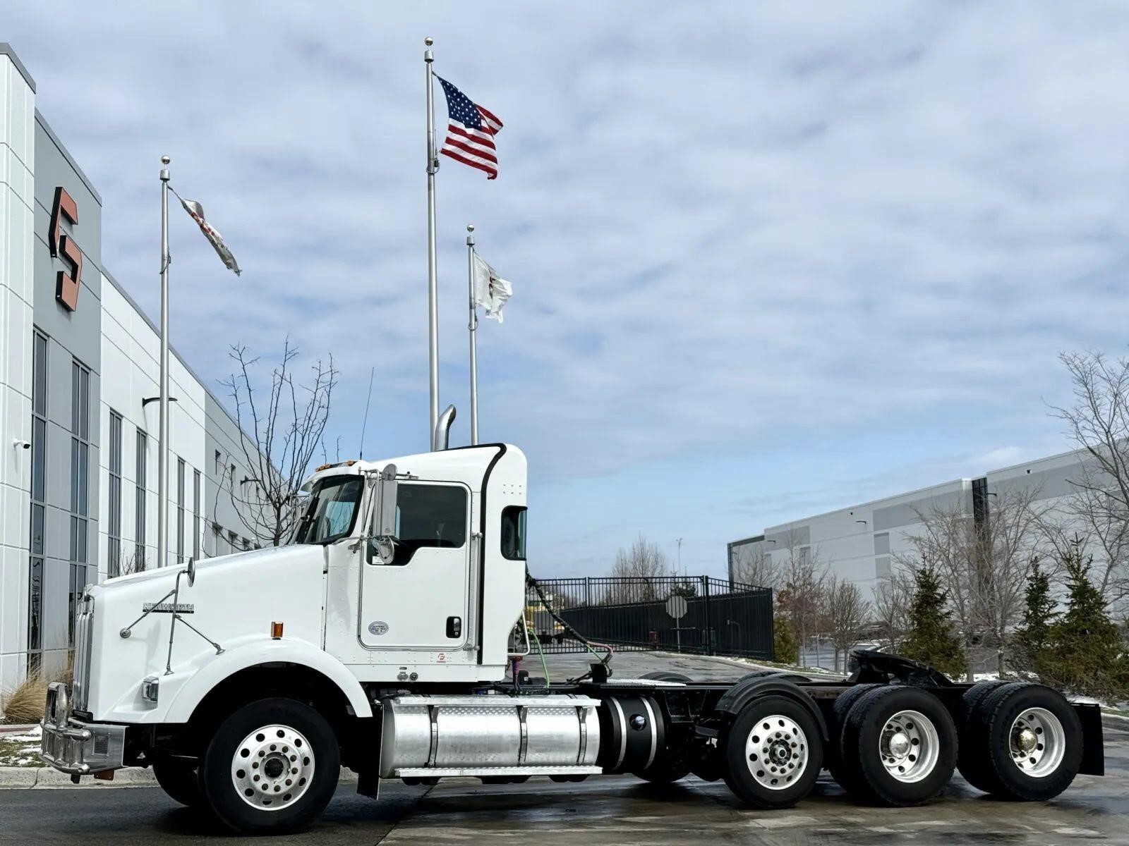 2019 KENWORTH T800 in New Lenox, IL