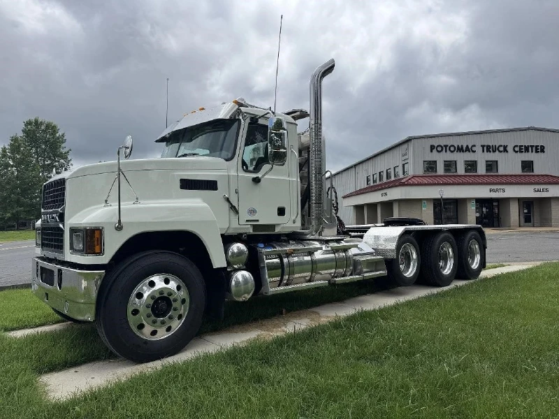 2025 MACK PINNACLE