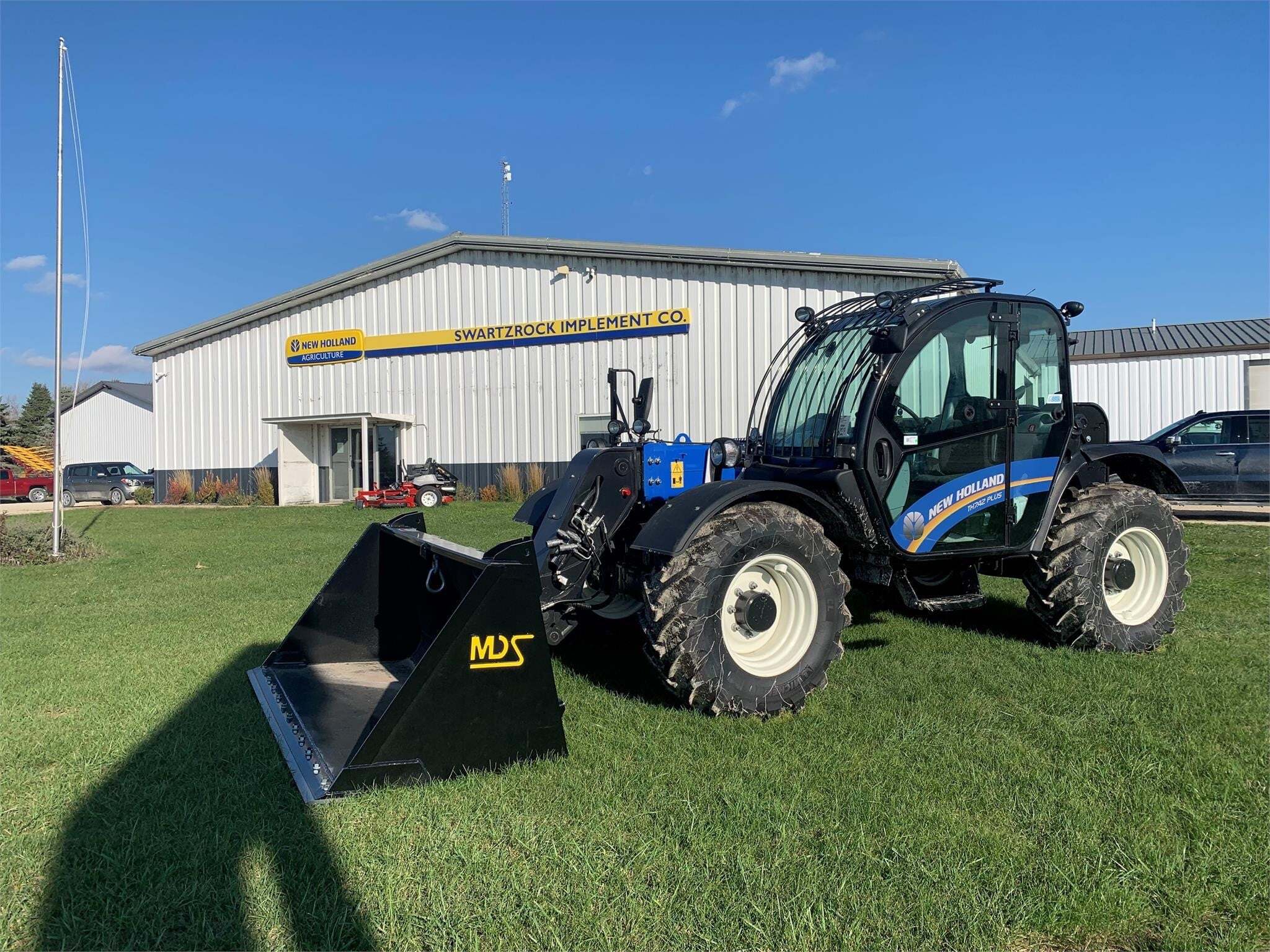 2026 NEW HOLLAND TH7.42 PLUS in Charles City, IA