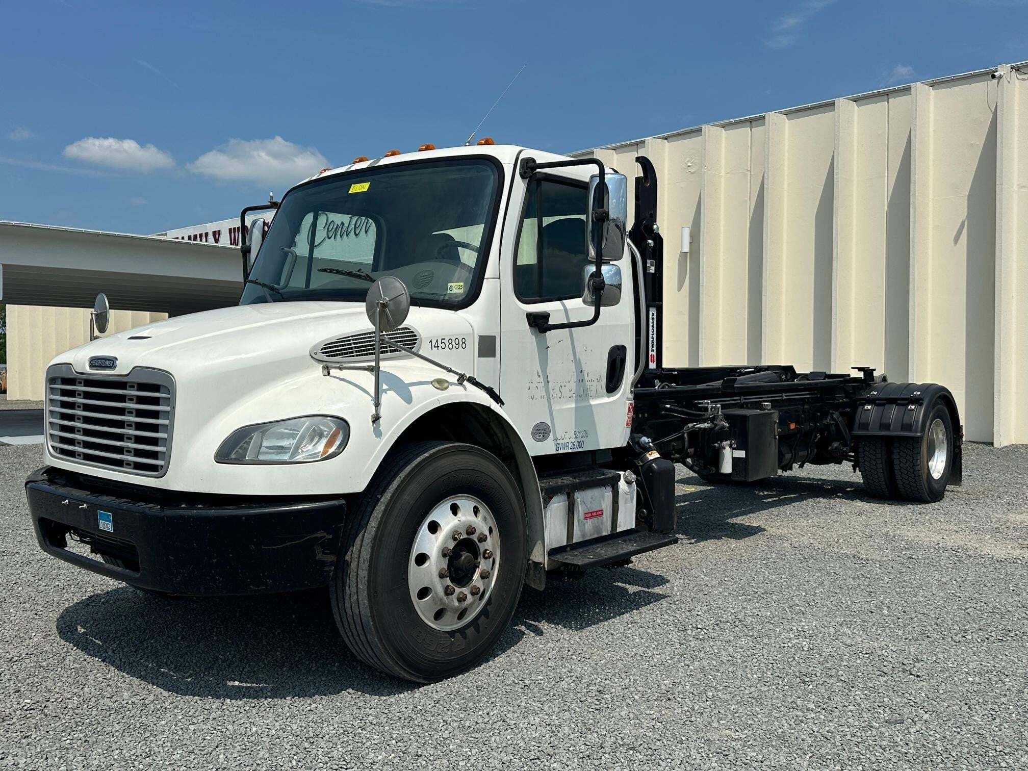 2016 FREIGHTLINER BUSINESS CLASS M2 106 in Bealeton, VA