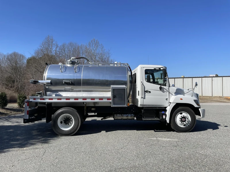 2027 HINO L6