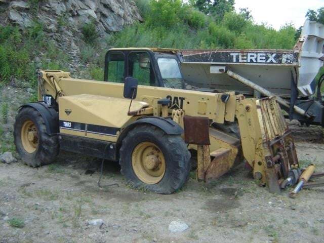 1999 CATERPILLAR TH83 in Milford, MA
