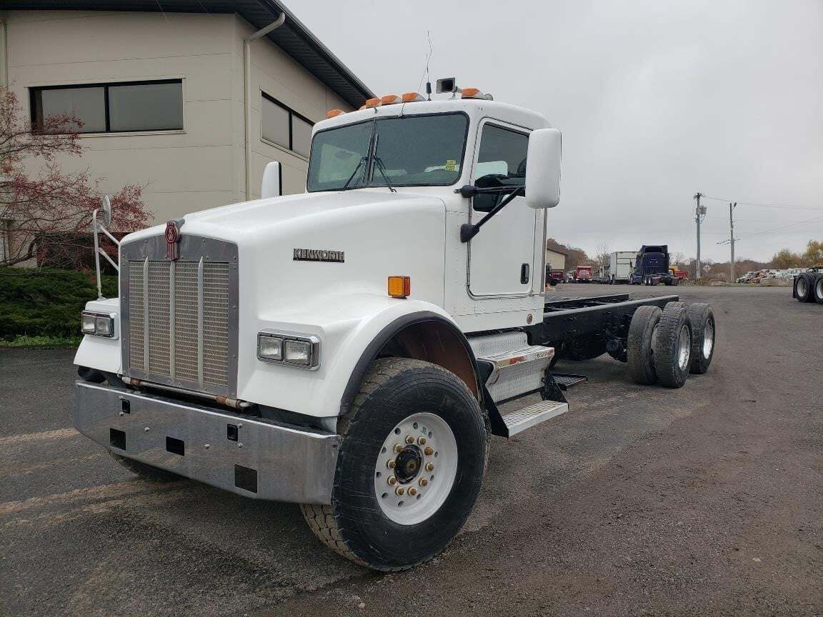 2005 KENWORTH W900 in Caledonia, NY