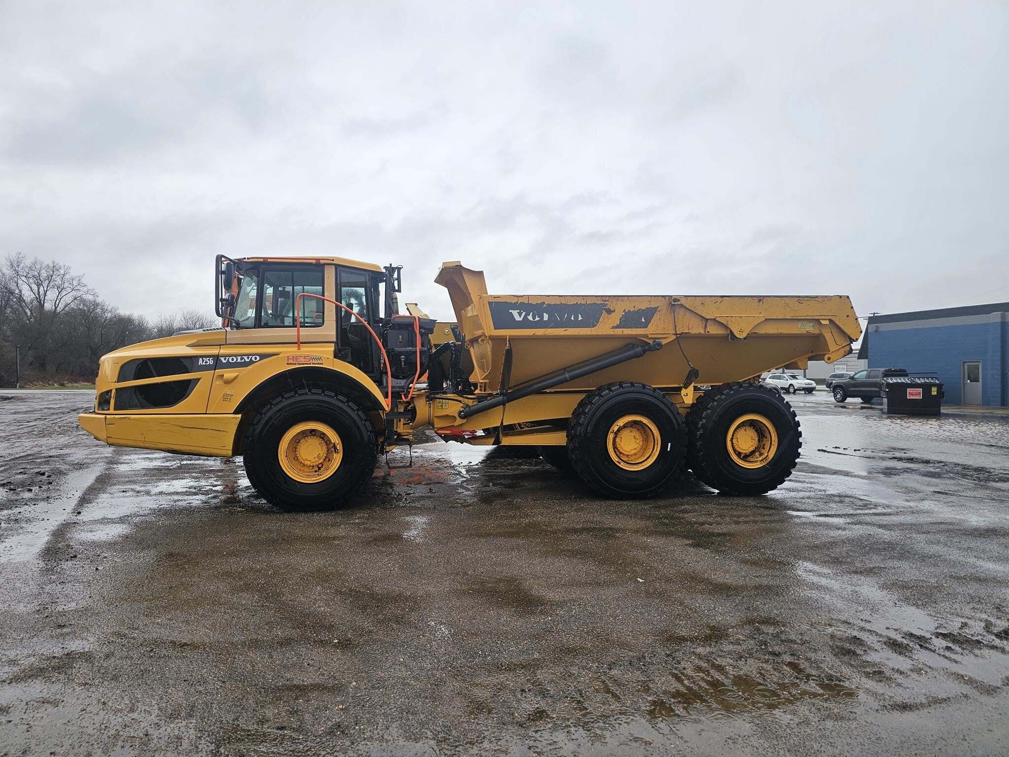 2015 VOLVO A25G in Holland, MI