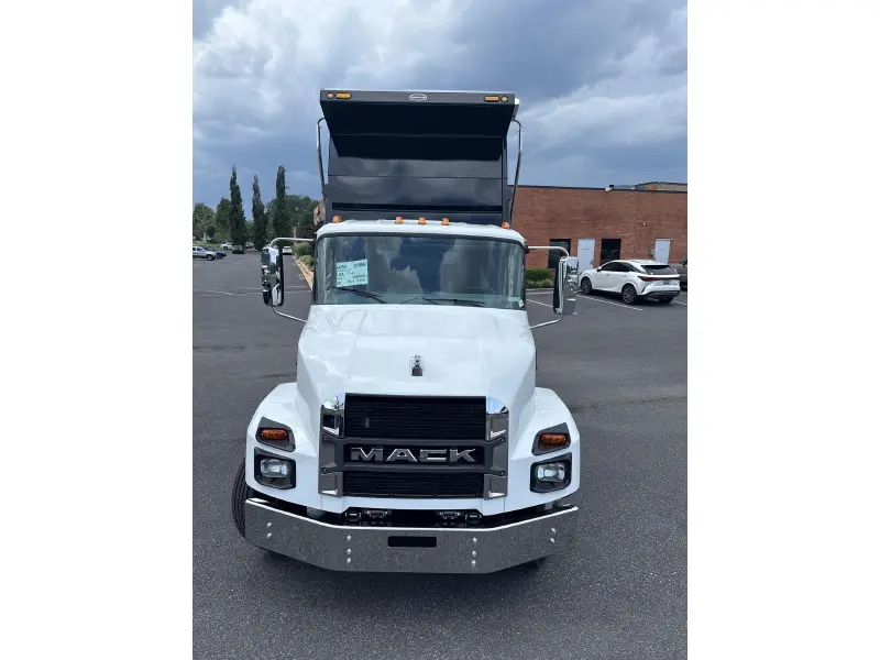 2027 MACK MD6