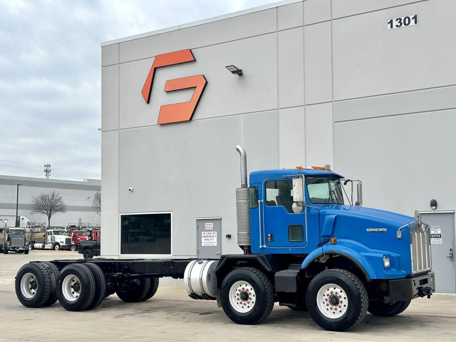 2005 KENWORTH T800 in Hutchins, TX