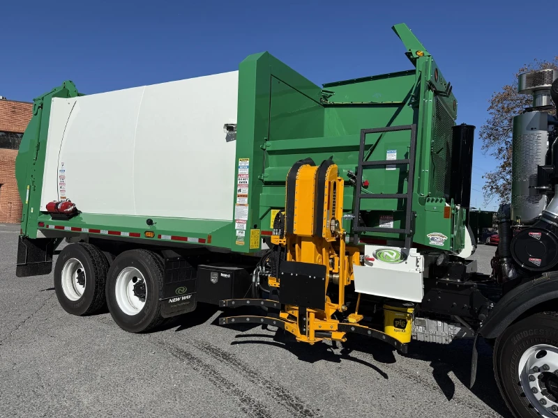 2026 MACK LR64R