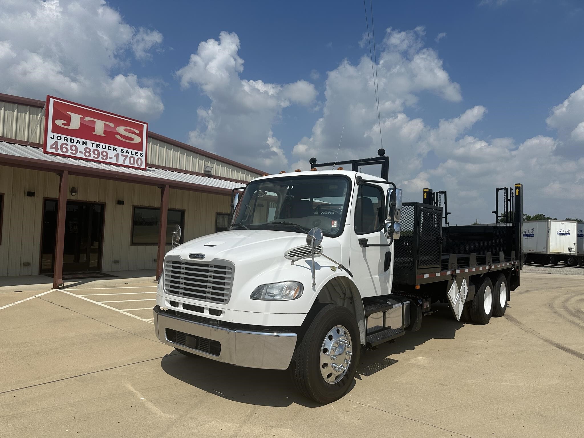 2017 FREIGHTLINER BUSINESS CLASS M2 106 in Rhome, TX