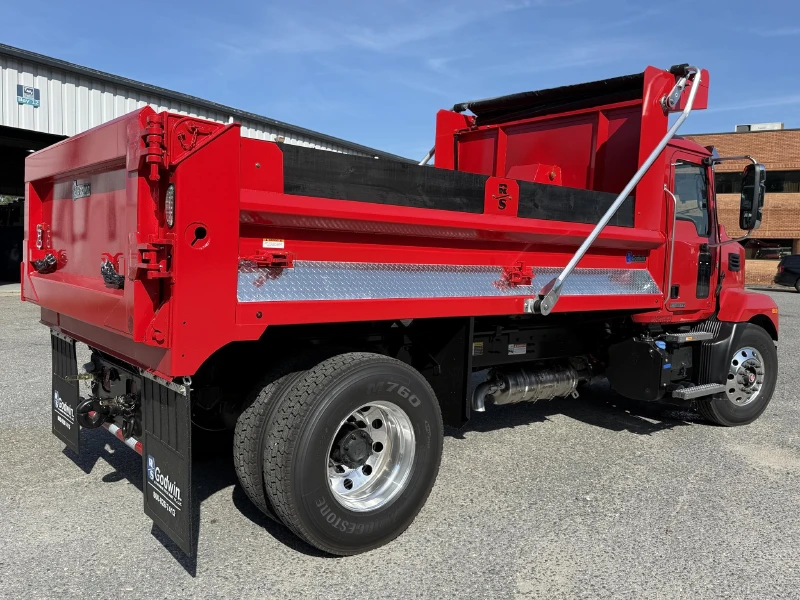 2027 MACK MD7