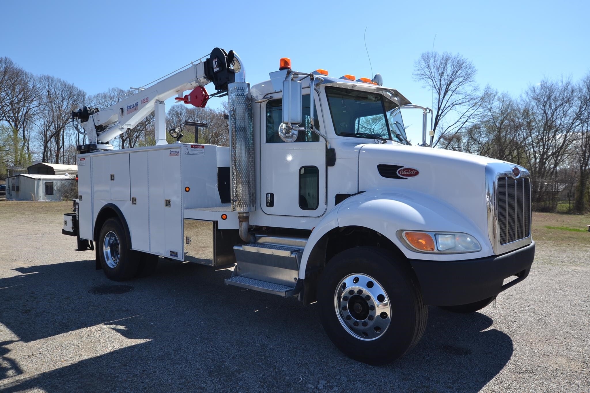 2013 PETERBILT 337 in Ringgold, VA