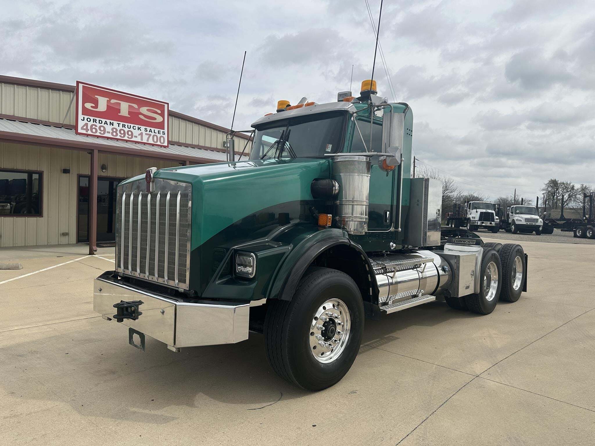 2021 KENWORTH T800 in Rhome, TX