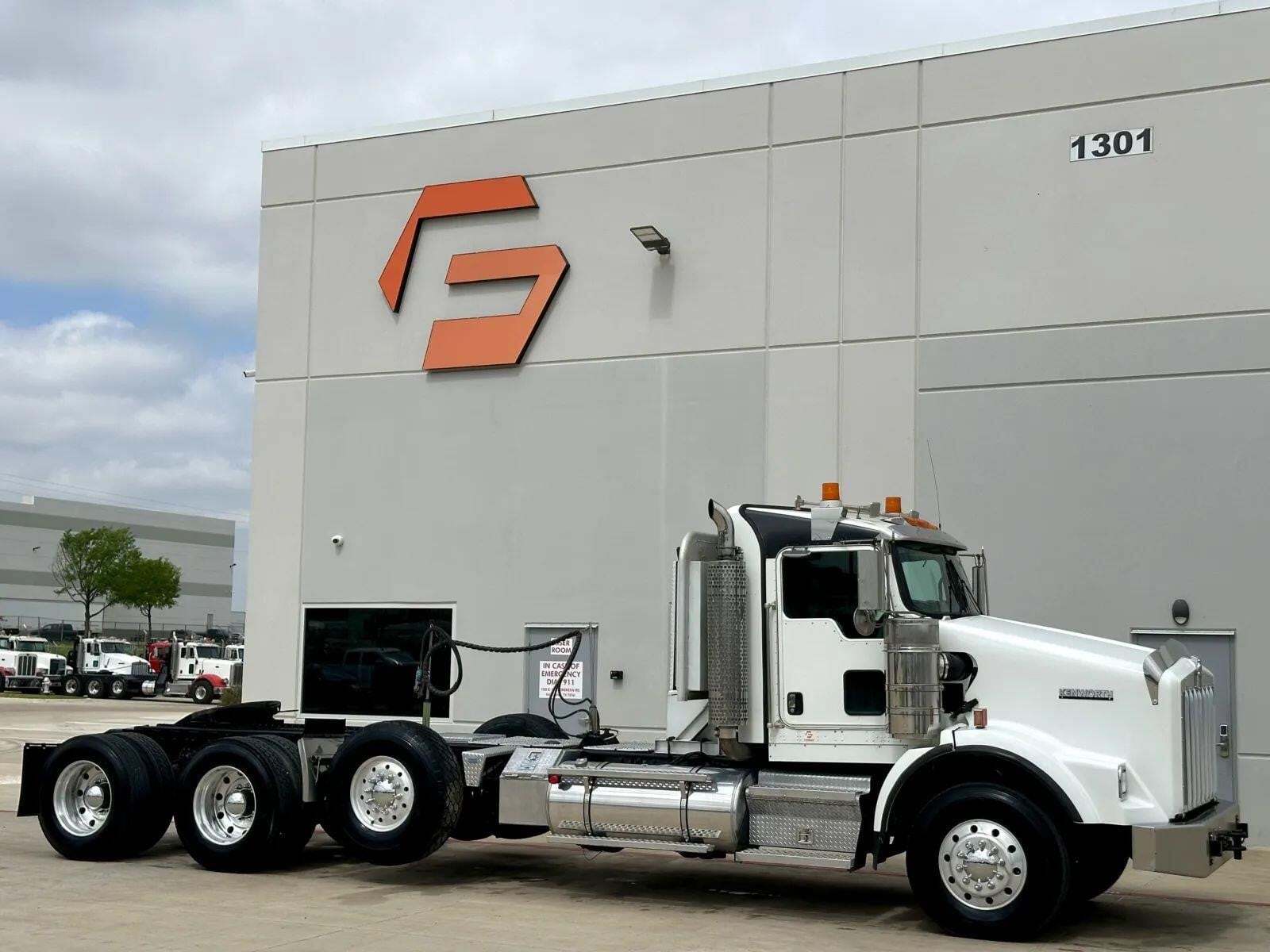 2007 KENWORTH T800 in Hutchins, TX